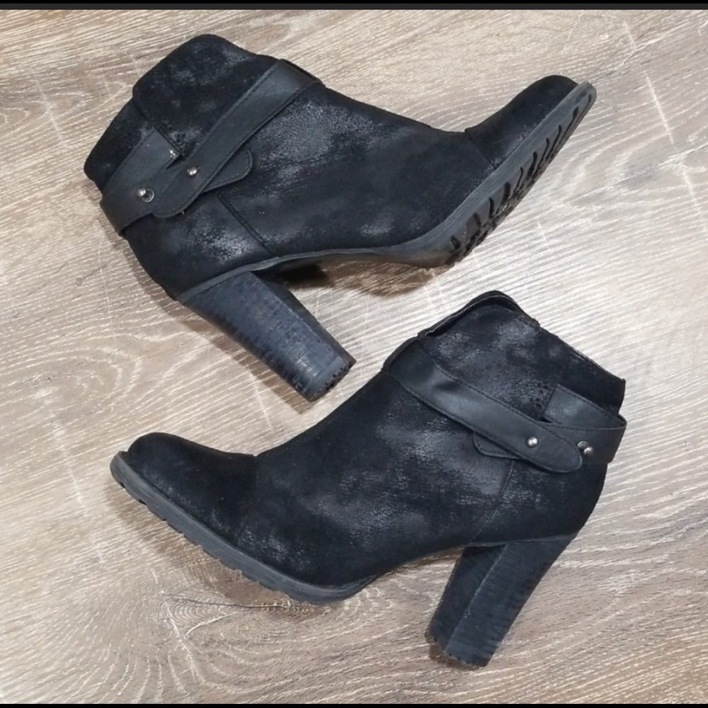 Crown Vintage distressed ankle boots